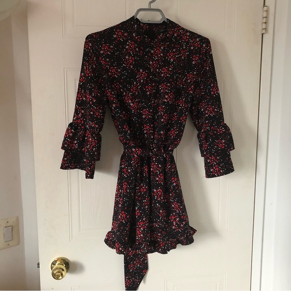 Dynamite Mock-neck tie-waist romper - Picture 3 of 13